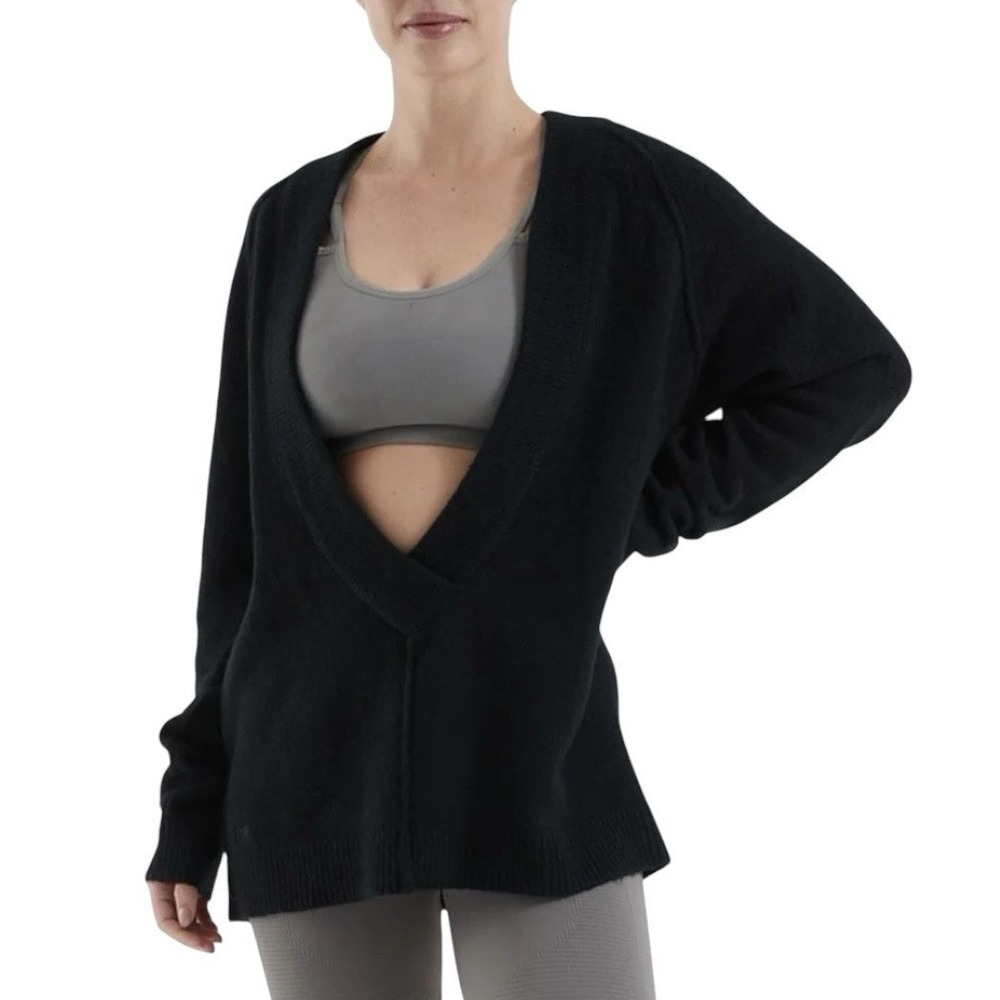 NUX LA Season Deep V Black Layering Sweater Large Yoga Pilates Athleisure New